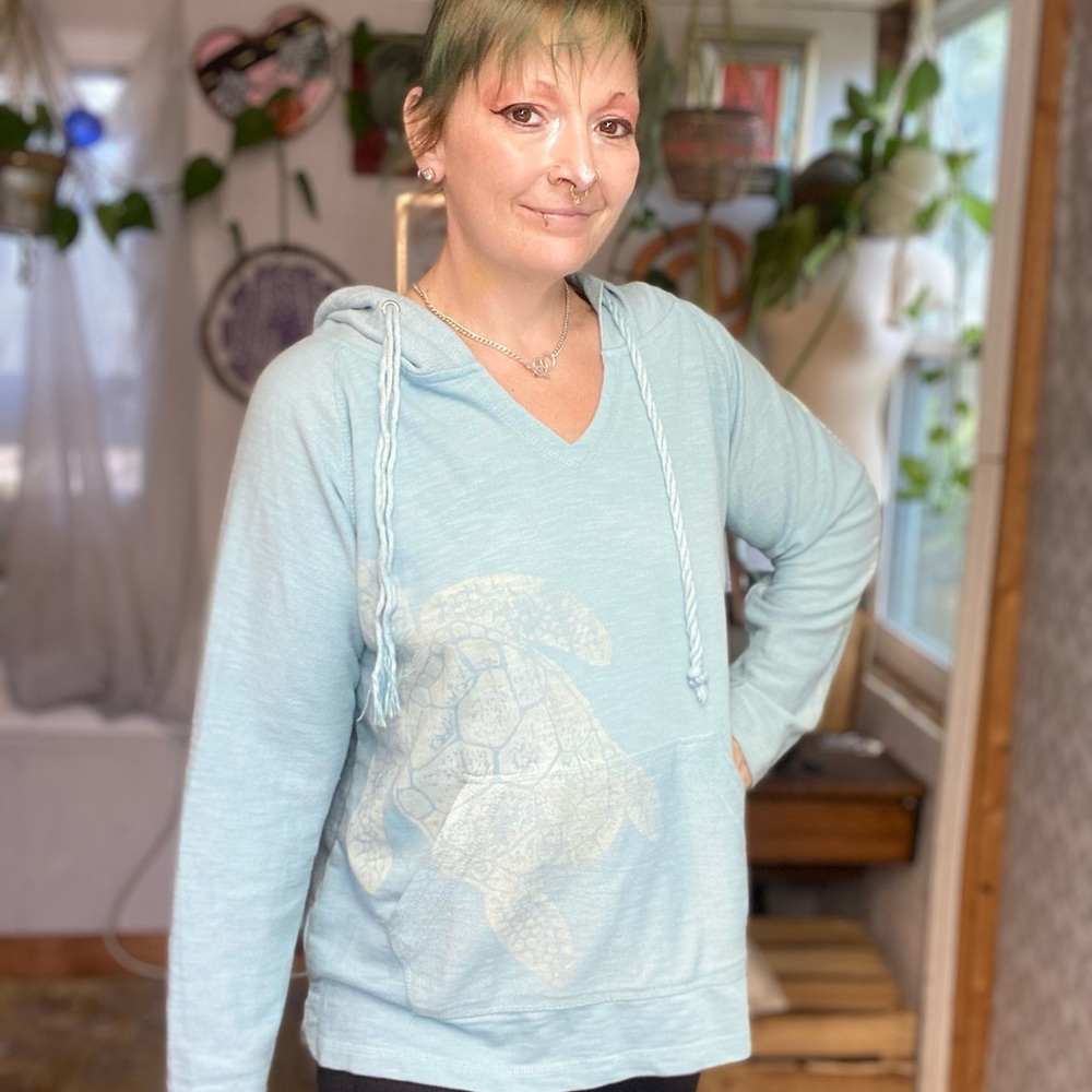 RetroVision Apparel Baby Blue Hooded White Sea Turtle Sweatshirt Size Large